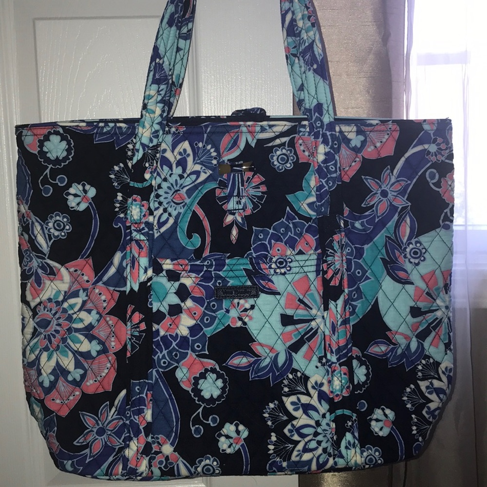 NWOT Vera Bradley Vera tote